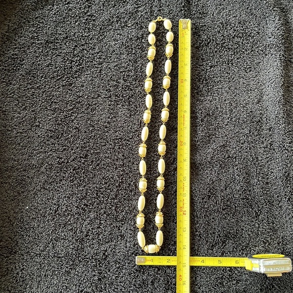 Vintage Trifari Cream Bead and Gold Tone Necklace - Picture 2 of 3